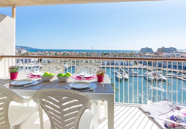 Apartamento en Empuriabrava - 0161-PORT GREC Apartamento con WIFI, vista al canal y al mar Apartamento en Empuriabrava - 0161-PORT GREC Apartamento con WIFI, vista al canal y al mar