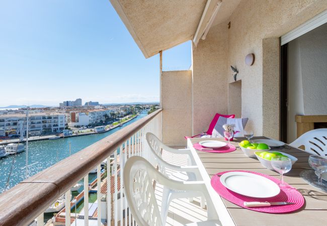 Apartamento en Empuriabrava - 0161-PORT GREC Apartamento con WIFI, vista al canal y al mar Apartamento en Empuriabrava - 0161-PORT GREC Apartamento con WIFI, vista al canal y al mar