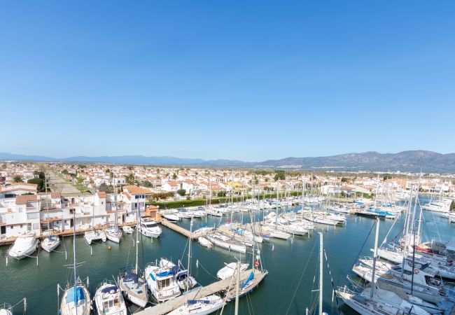 Apartamento en Empuriabrava - 0161-PORT GREC Apartamento con WIFI, vista al canal y al mar Apartamento en Empuriabrava - 0161-PORT GREC Apartamento con WIFI, vista al canal y al mar
