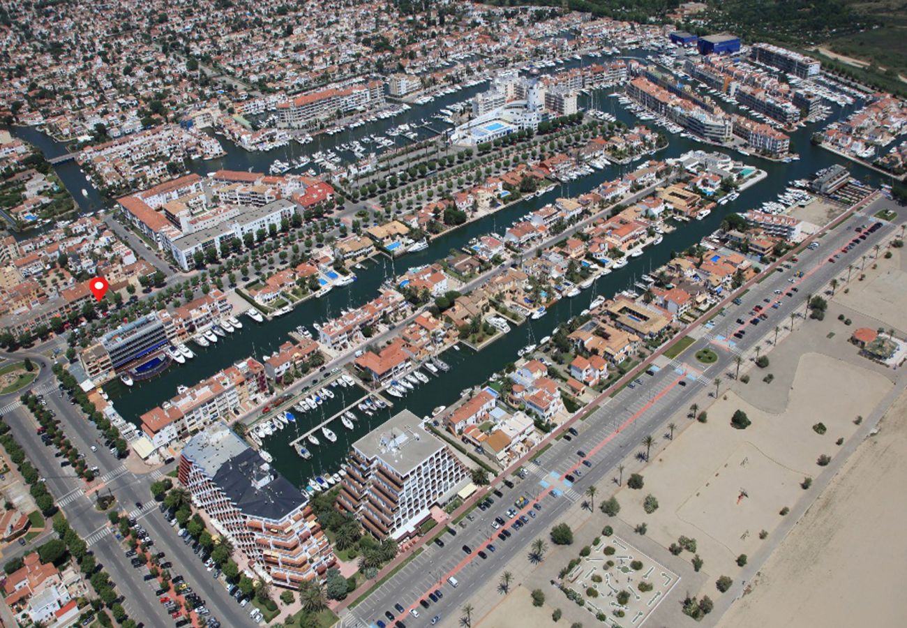 Estudio en Empuriabrava - 0168-POBLAT TIPIC Estudio cerca de la playa