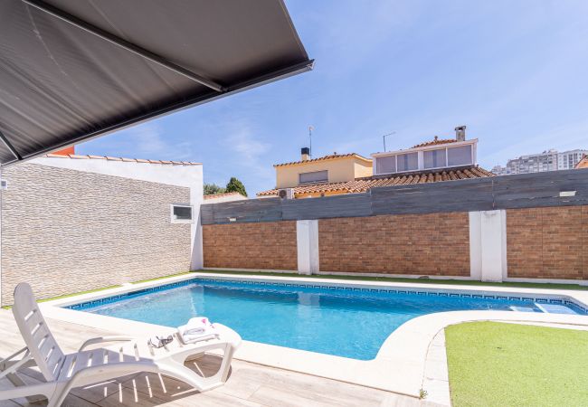 Villa en Empuriabrava - 0125-MONTGRI Casa con piscina privada y wifi Villa en Empuriabrava - 0125-MONTGRI Casa con piscina privada y wifi