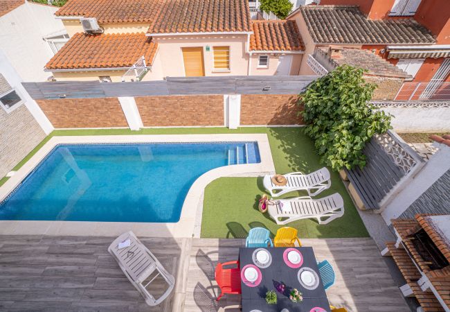 Villa en Empuriabrava - 0125-MONTGRI Casa con piscina privada y wifi Villa en Empuriabrava - 0125-MONTGRI Casa con piscina privada y wifi