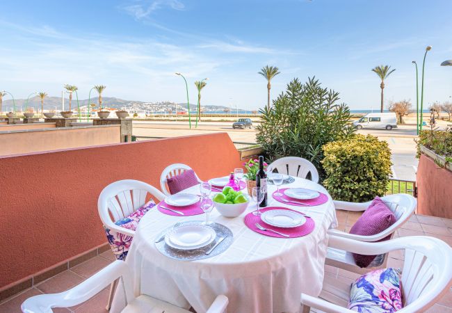 Apartamento en Empuriabrava - 0087-MIRABLAU Apartamento enfrente de la playa  Apartamento en Empuriabrava - 0087-MIRABLAU Apartamento enfrente de la playa