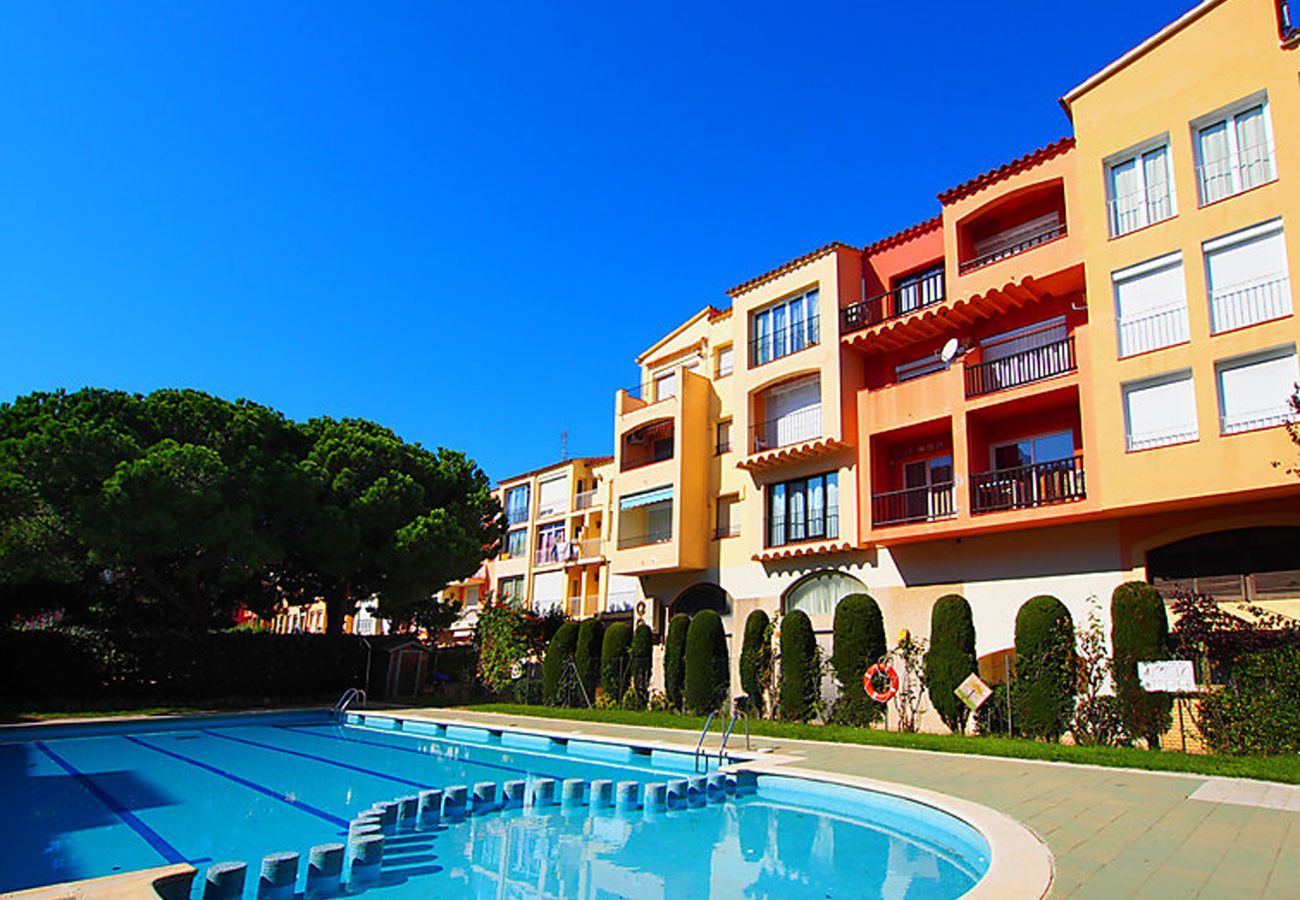 Apartamento en Empuriabrava - 0093-MIRABLAU Apartamento con vista al mar