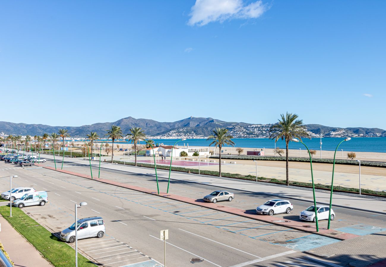 Apartamento en Empuriabrava - 0093-MIRABLAU Apartamento con vista al mar