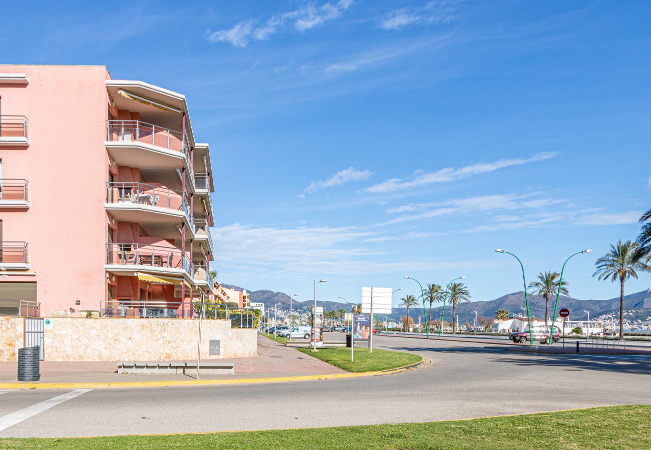 Apartamento en Empuriabrava - 0093-MIRABLAU Apartamento con vista al mar