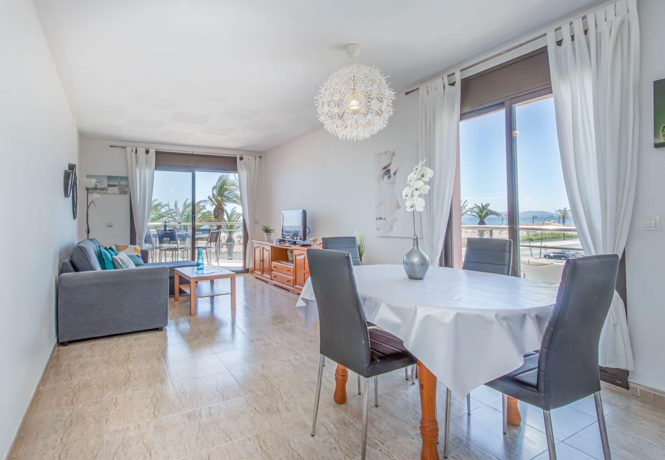 Apartamento en Empuriabrava - 0093-MIRABLAU Apartamento con vista al mar