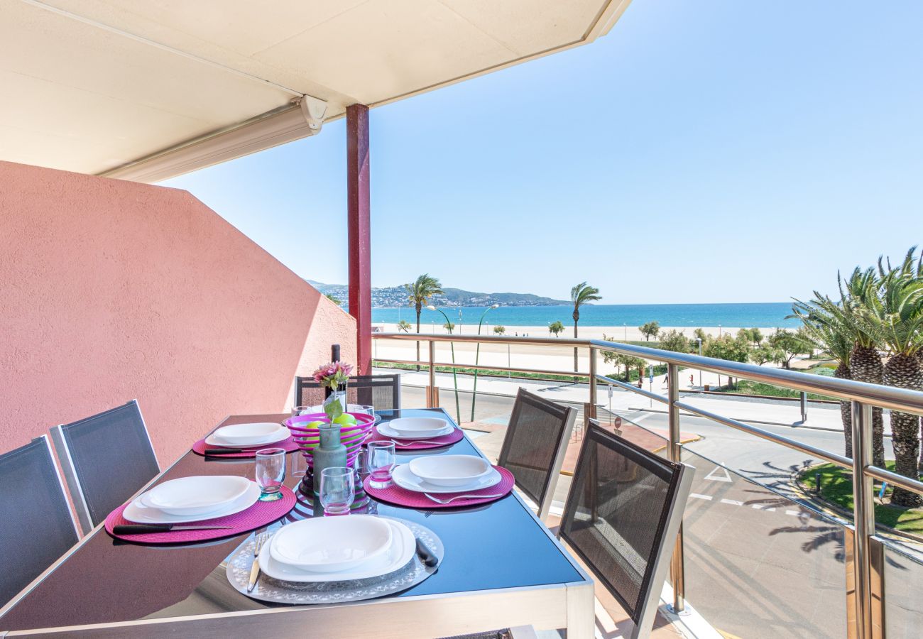 Apartamento en Empuriabrava - 0093-MIRABLAU Apartamento con vista al mar