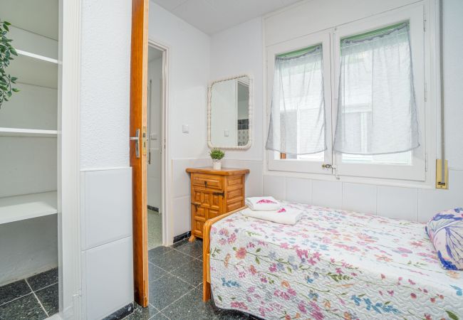 Apartamento en Rosas / Roses - 2026-POETA MARQUINA Apartamento con 4 dormitorios Apartamento en Rosas / Roses - 2026-POETA MARQUINA Apartamento con 4 dormitorios