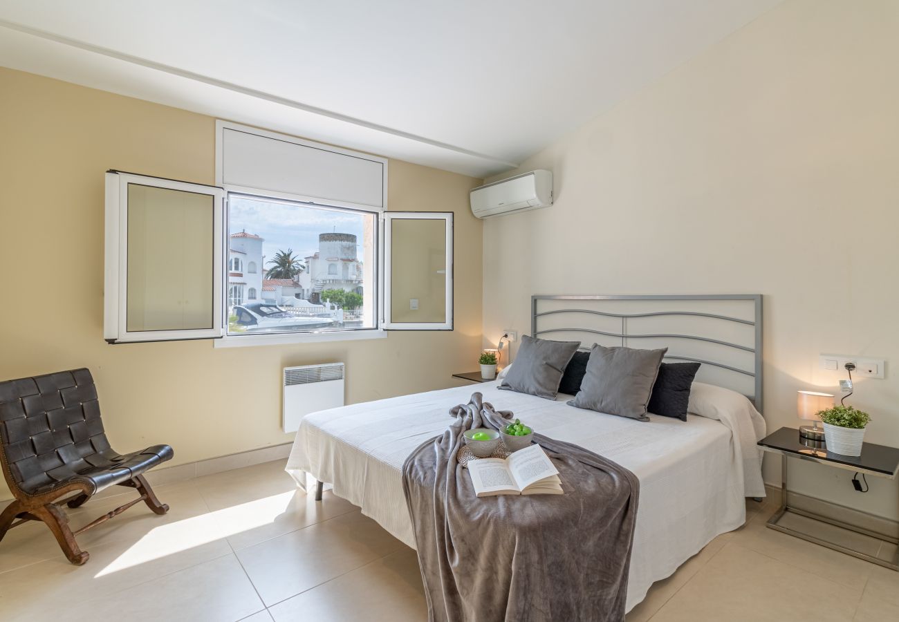 Villa en Empuriabrava - 0141-PANI Casa al canal con piscina y amarre