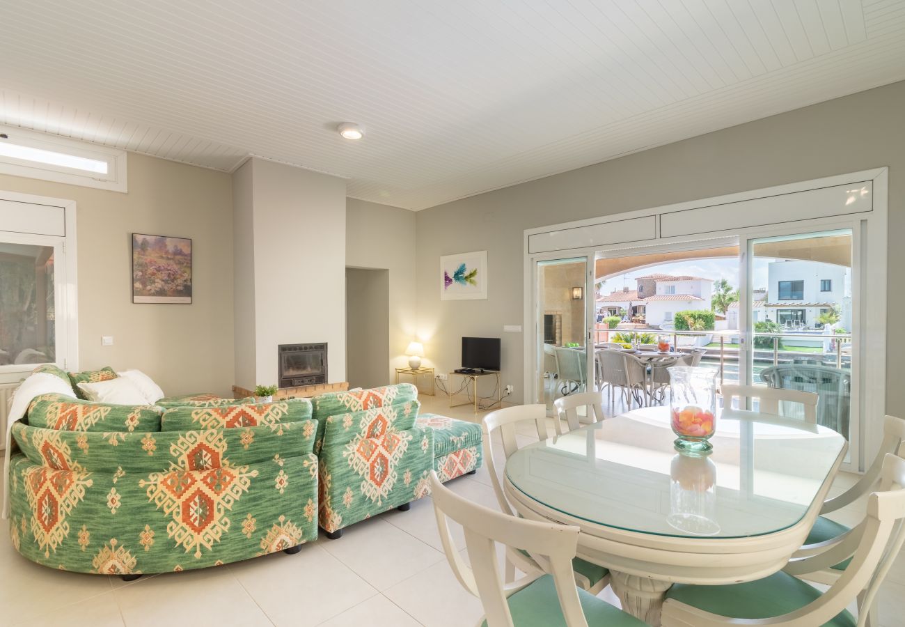 Villa en Empuriabrava - 0141-PANI Casa al canal con piscina y amarre