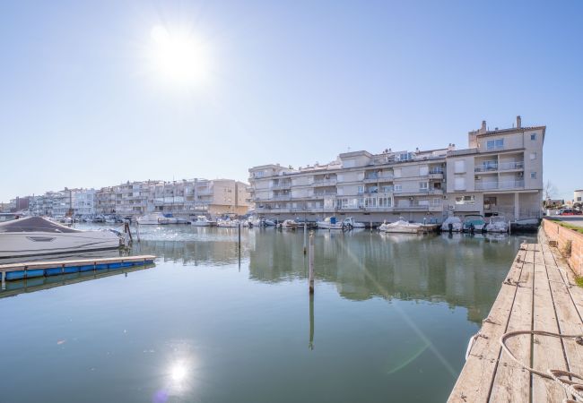 Apartamento en Empuriabrava - 0139-ONADA Apartamento con vista al canal Apartamento en Empuriabrava - 0139-ONADA Apartamento con vista al canal