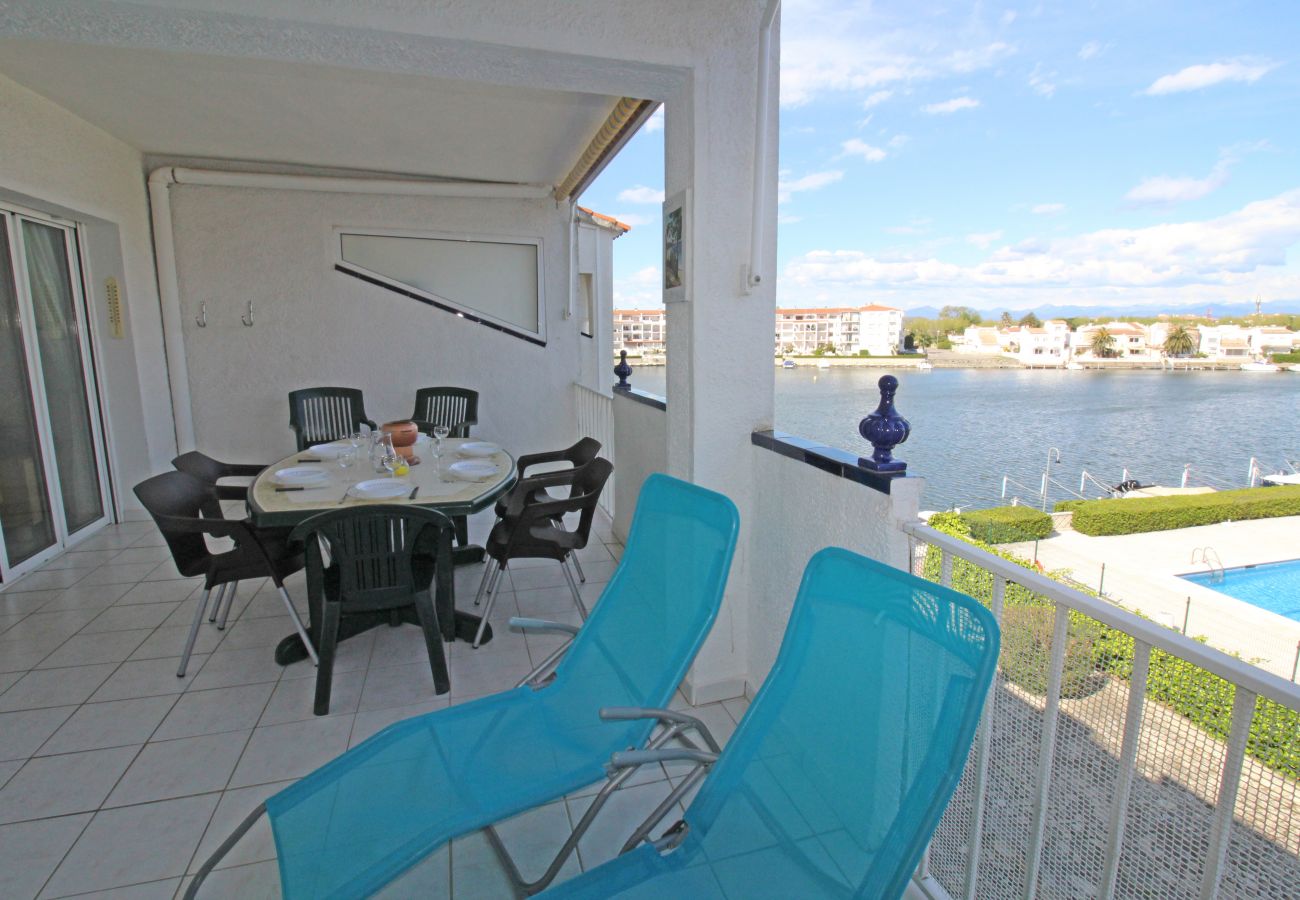 Apartamento en Empuriabrava - 0183-SANT MAURICI Apartamento con vistas al canal y parking