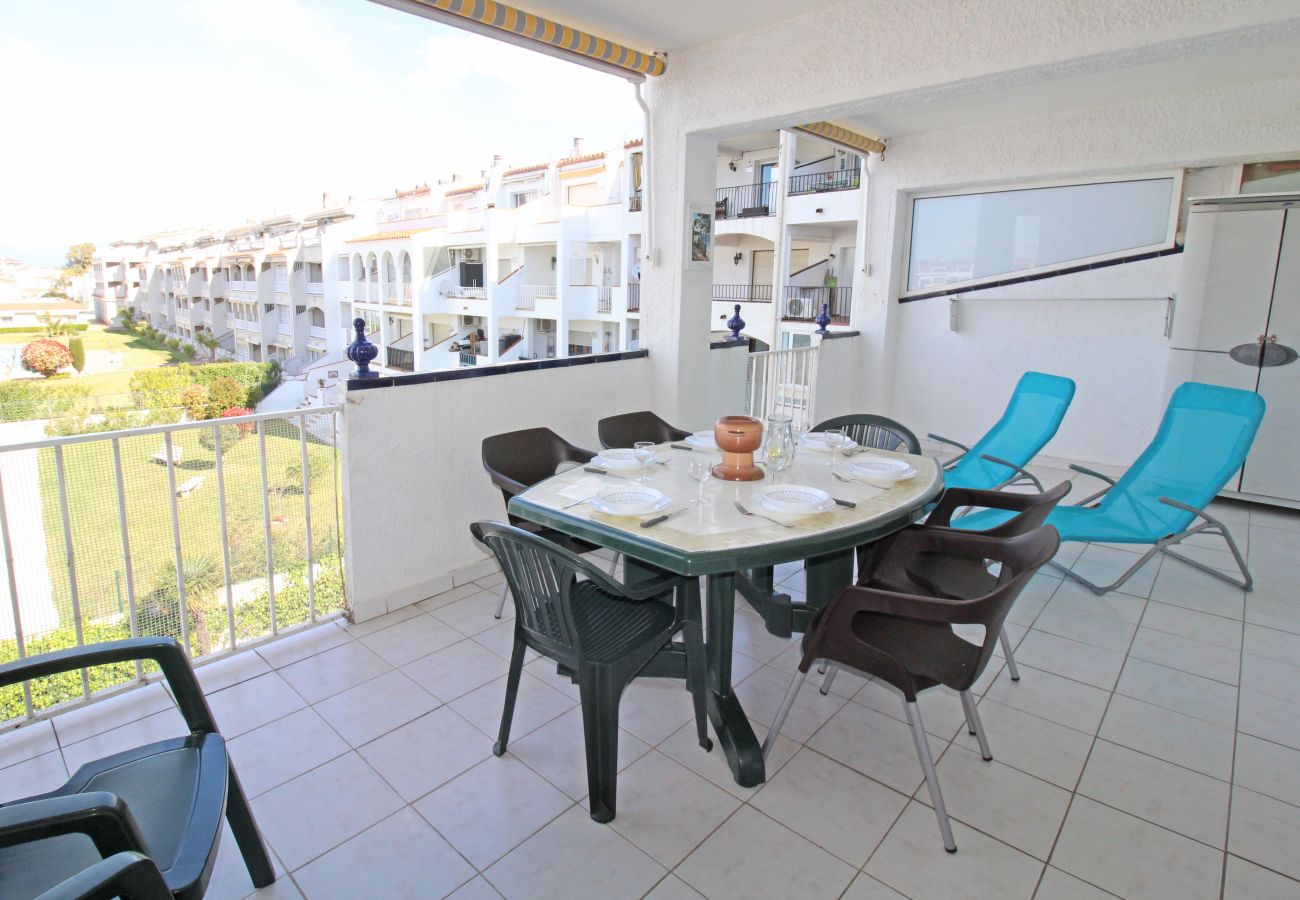 Apartamento en Empuriabrava - 0183-SANT MAURICI Apartamento con vistas al canal y parking