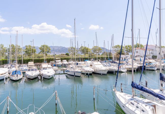 Apartamento en Empuriabrava - 0131-PORT MOXO Apartamento con terraza y vistas al canal  Apartamento en Empuriabrava - 0131-PORT MOXO Apartamento con terraza y vistas al canal