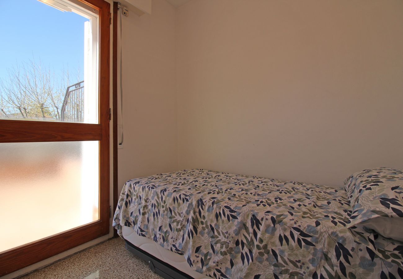 Apartamento en Empuriabrava - 8001-SANT MORI Apartamento cerca de la playa