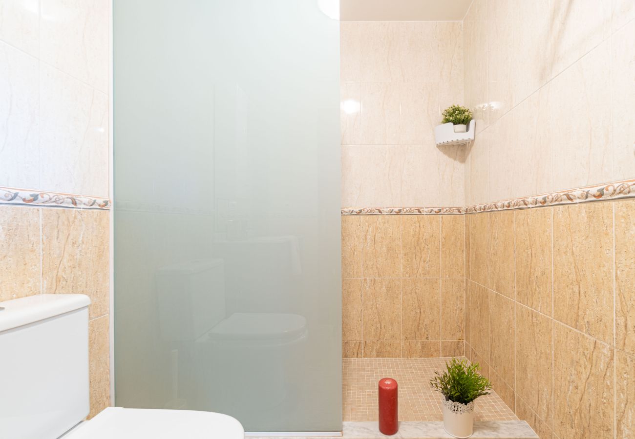 Apartamento en Empuriabrava - 0089-MIRABLAU  Apartamento con vistas laterales a la playa