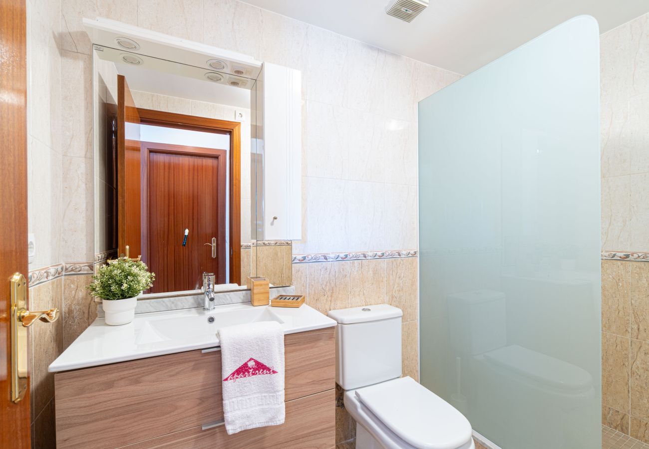 Apartamento en Empuriabrava - 0089-MIRABLAU  Apartamento con vistas laterales a la playa