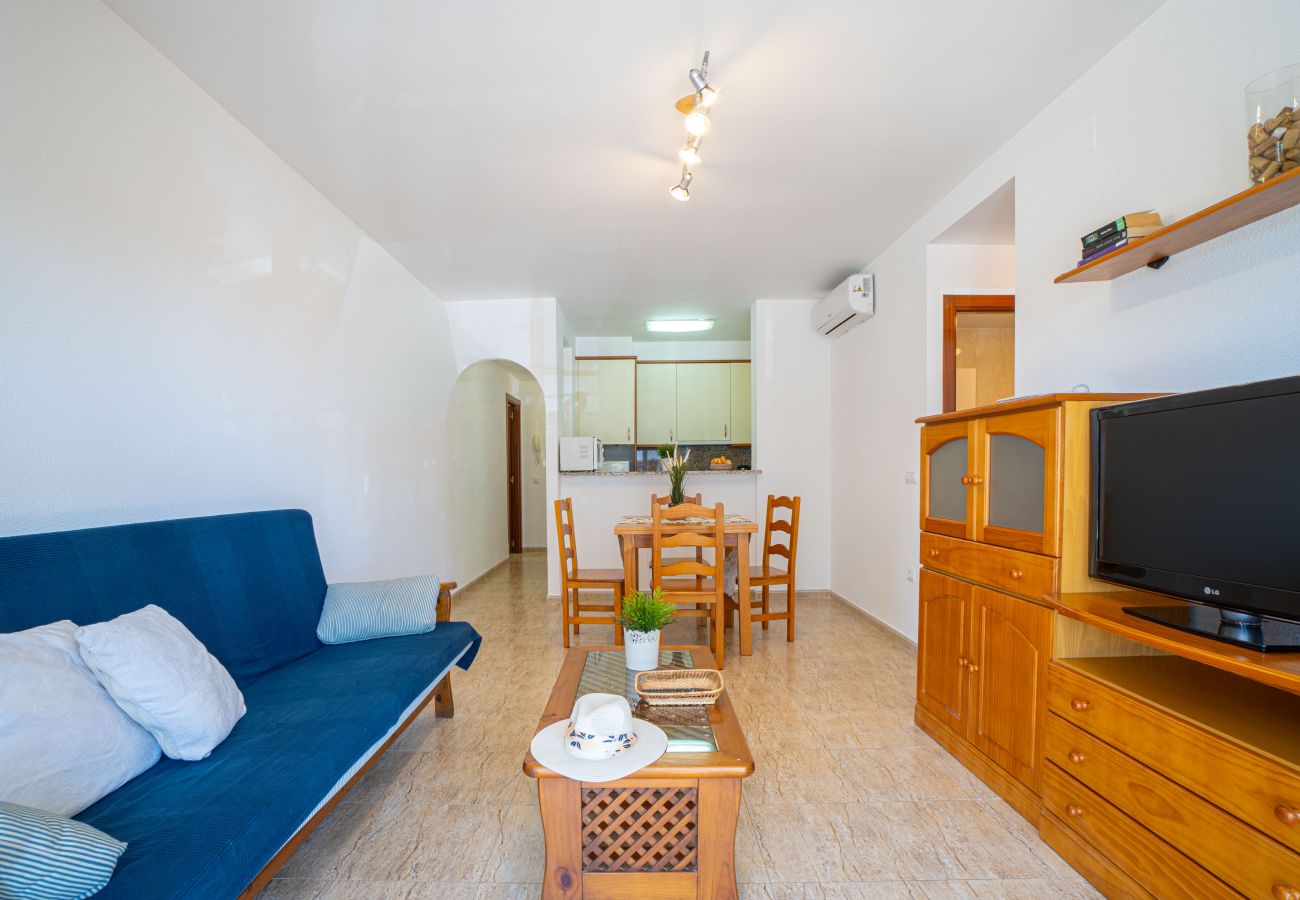 Apartamento en Empuriabrava - 0089-MIRABLAU  Apartamento con vistas laterales a la playa