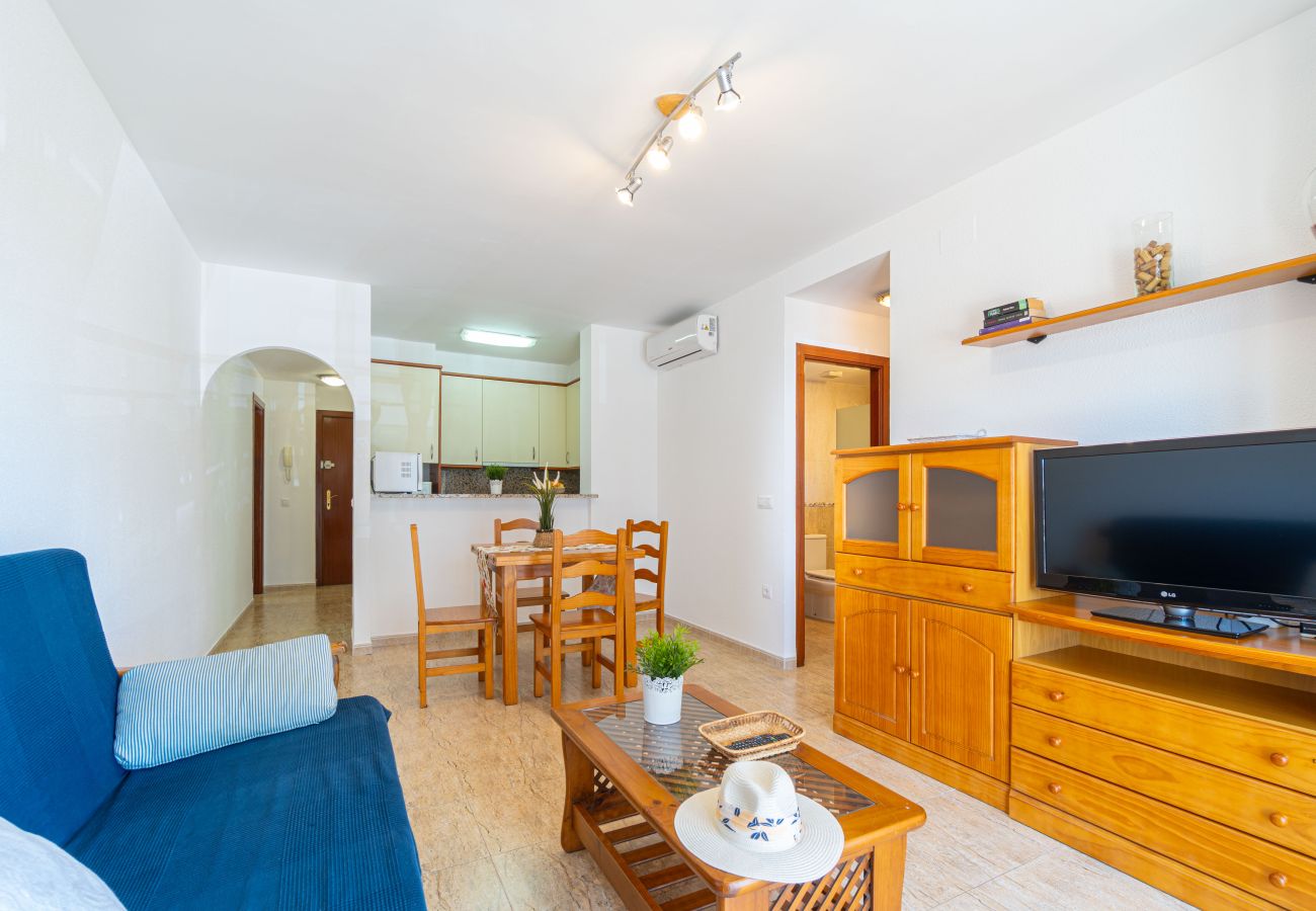 Apartamento en Empuriabrava - 0089-MIRABLAU  Apartamento con vistas laterales a la playa