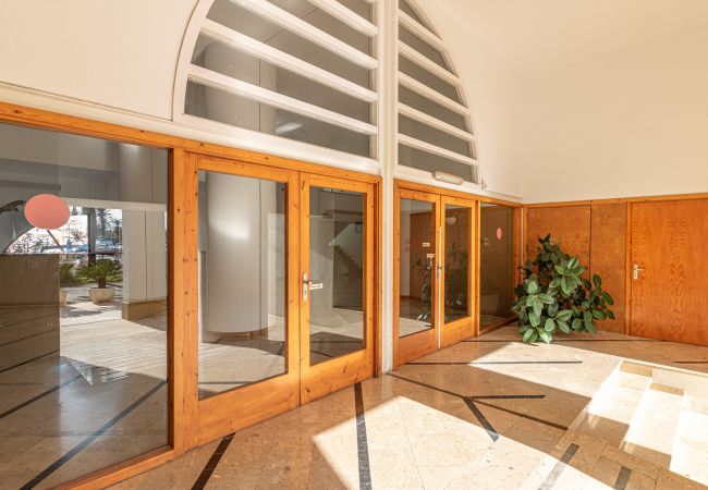 Apartament en Empuriabrava - 0161-PORT GREC Apartmament amb WIFI, vistes al canal i al mar Apartament en Empuriabrava - 0161-PORT GREC Apartmament amb WIFI, vistes al canal i al mar