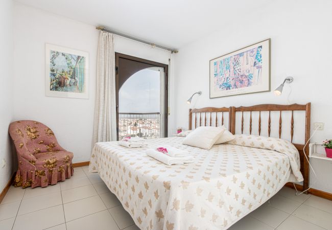 Apartament en Empuriabrava - 0161-PORT GREC Apartmament amb WIFI, vistes al canal i al mar Apartament en Empuriabrava - 0161-PORT GREC Apartmament amb WIFI, vistes al canal i al mar