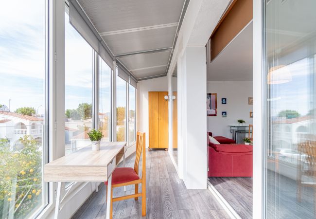 Vil.la en Empuriabrava - 0125-MONTGRI Casa amb piscina privada  i wifi Vil.la en Empuriabrava - 0125-MONTGRI Casa amb piscina privada  i wifi