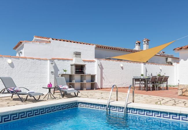 Vil.la en Empuriabrava - 0005-ALBERES Casa amb piscina Vil.la en Empuriabrava - 0005-ALBERES Casa amb piscina