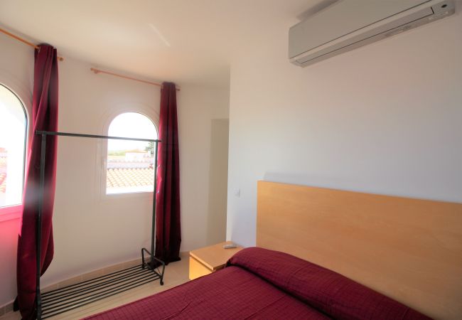 Vil.la en Empuriabrava - 0005-ALBERES Casa amb piscina Vil.la en Empuriabrava - 0005-ALBERES Casa amb piscina