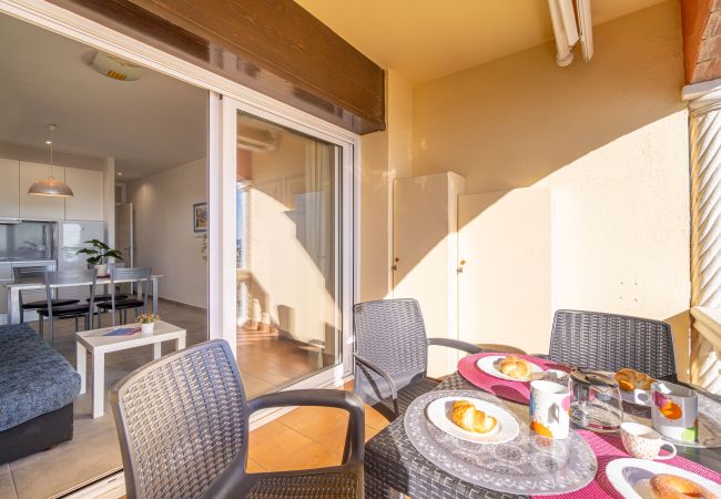 Apartament en Empuriabrava - 0016-BAHIA Apartament davant de la platja amb wifi Apartament en Empuriabrava - 0016-BAHIA Apartament davant de la platja amb wifi