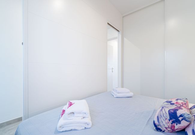 Apartament en Empuriabrava - 0016-BAHIA Apartament davant de la platja amb wifi Apartament en Empuriabrava - 0016-BAHIA Apartament davant de la platja amb wifi