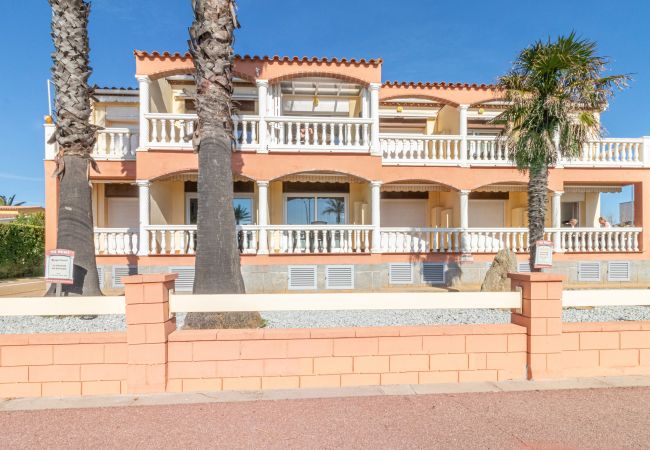 Apartament en Empuriabrava - 0016-BAHIA Apartament davant de la platja amb wifi Apartament en Empuriabrava - 0016-BAHIA Apartament davant de la platja amb wifi