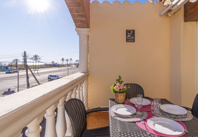 Apartament en Empuriabrava - 0023-BAHIA Apartament davant de la platja amb wifi Apartament en Empuriabrava - 0023-BAHIA Apartament davant de la platja amb wifi