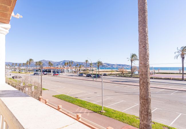 Apartament en Empuriabrava - 0023-BAHIA Apartament davant de la platja amb wifi Apartament en Empuriabrava - 0023-BAHIA Apartament davant de la platja amb wifi