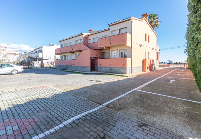 Apartament en Empuriabrava - 0023-BAHIA Apartament davant de la platja amb wifi Apartament en Empuriabrava - 0023-BAHIA Apartament davant de la platja amb wifi