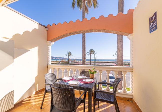 Apartament en Empuriabrava - 0020-BAHIA Apartament davant de la platja amb wifi Apartament en Empuriabrava - 0020-BAHIA Apartament davant de la platja amb wifi