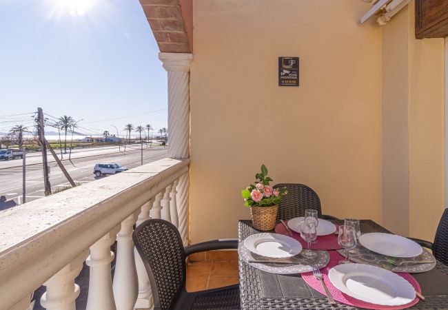 Apartament en Empuriabrava - 0020-BAHIA Apartament davant de la platja amb wifi Apartament en Empuriabrava - 0020-BAHIA Apartament davant de la platja amb wifi