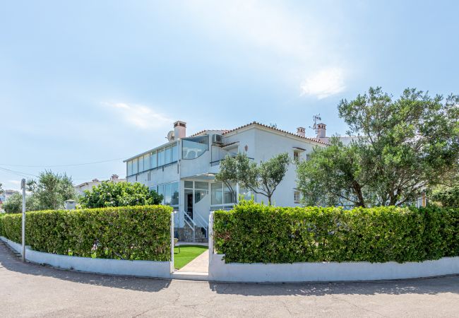 Apartament en Empuriabrava - 0025-BAHIA Apartament davant de la platja amb garatge Apartament en Empuriabrava - 0025-BAHIA Apartament davant de la platja amb garatge