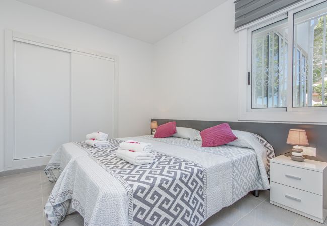 Apartament en Empuriabrava - 0025-BAHIA Apartament davant de la platja amb garatge Apartament en Empuriabrava - 0025-BAHIA Apartament davant de la platja amb garatge