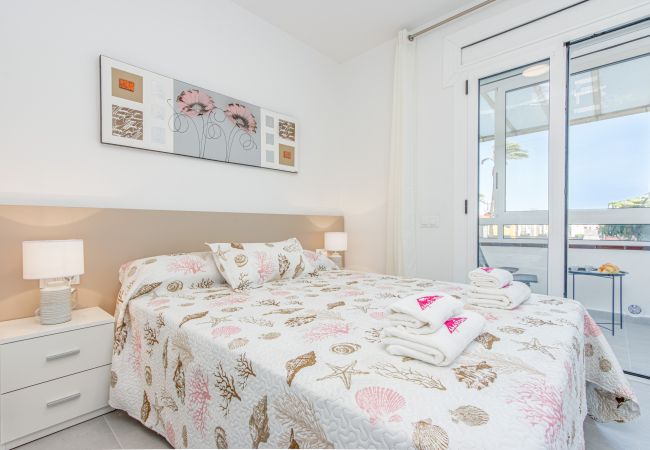 Apartament en Empuriabrava - 0025-BAHIA Apartament davant de la platja amb garatge Apartament en Empuriabrava - 0025-BAHIA Apartament davant de la platja amb garatge