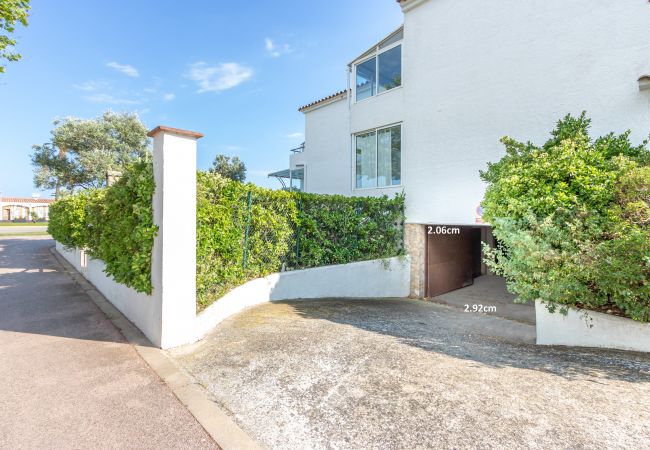 Apartament en Empuriabrava - 0025-BAHIA Apartament davant de la platja amb garatge Apartament en Empuriabrava - 0025-BAHIA Apartament davant de la platja amb garatge