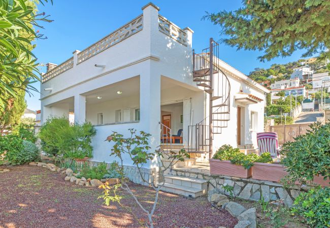 Vil.la en Rosas / Roses - 2029-GRECS Roses Casa amb wifi,Smart TV, jardí i pàrquing Vil.la en Rosas / Roses - 2029-GRECS Roses Casa amb wifi,Smart TV, jardí i pàrquing