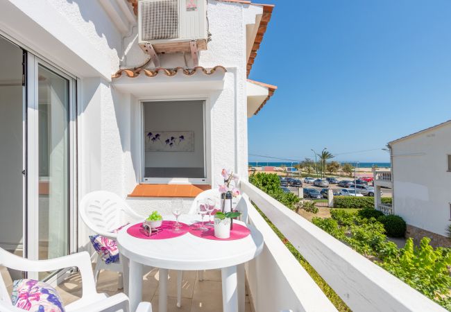 Apartament en Empuriabrava - 0014-BAHIA Apartament davant de la platja  amb wifi Apartament en Empuriabrava - 0014-BAHIA Apartament davant de la platja  amb wifi