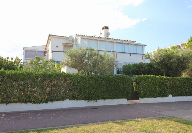 Apartament en Empuriabrava - 0014-BAHIA Apartament davant de la platja  amb wifi Apartament en Empuriabrava - 0014-BAHIA Apartament davant de la platja  amb wifi