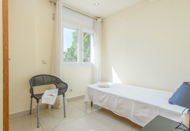 Vil.la en Empuriabrava - 0031-TER Casa al canal amb piscina, amarratge i estudi Vil.la en Empuriabrava - 0031-TER Casa al canal amb piscina, amarratge i estudi