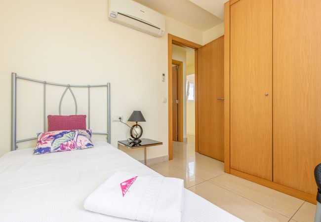 Vil.la en Empuriabrava - 0031-TER Casa al canal amb piscina, amarratge i estudi Vil.la en Empuriabrava - 0031-TER Casa al canal amb piscina, amarratge i estudi