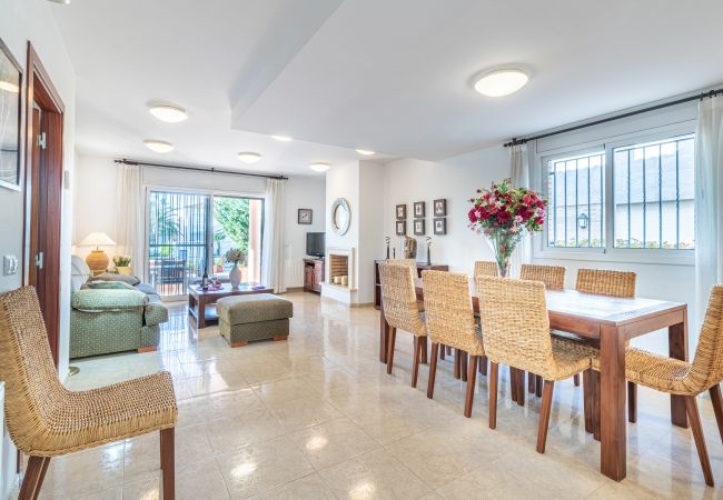 Vil.la en Empuriabrava - 0109-PANI Casa al canal amb piscina i amarratge Vil.la en Empuriabrava - 0109-PANI Casa al canal amb piscina i amarratge