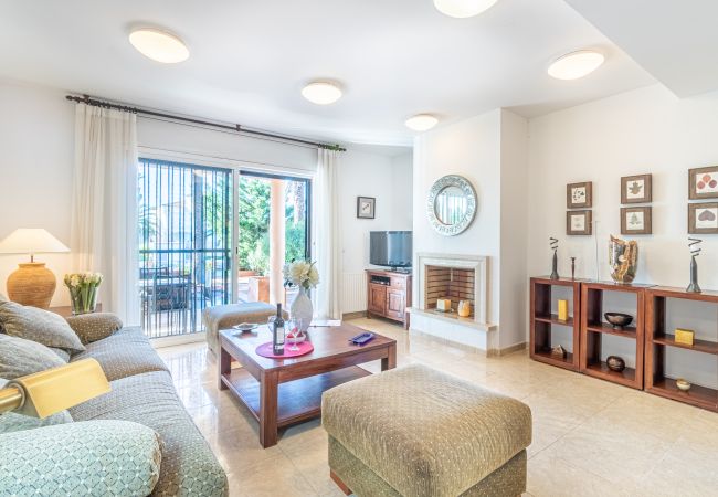 Vil.la en Empuriabrava - 0109-PANI Casa al canal amb piscina i amarratge Vil.la en Empuriabrava - 0109-PANI Casa al canal amb piscina i amarratge