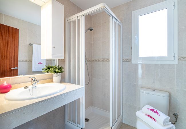 Vil.la en Empuriabrava - 0109-PANI Casa al canal amb piscina i amarratge Vil.la en Empuriabrava - 0109-PANI Casa al canal amb piscina i amarratge