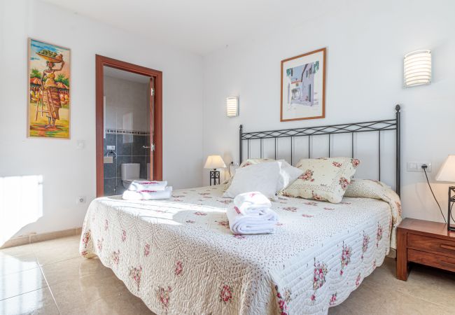 Vil.la en Empuriabrava - 0109-PANI Casa al canal amb piscina i amarratge Vil.la en Empuriabrava - 0109-PANI Casa al canal amb piscina i amarratge